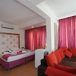 Cle Boutique Hotel 4*